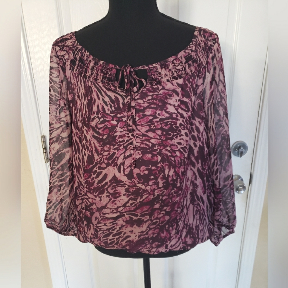 3/$15 Daisy Fuentes Top